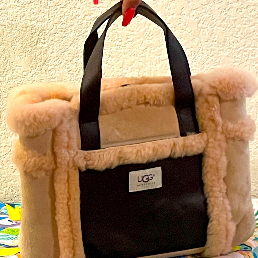UGG Hand Bag - Picture 4 of 13